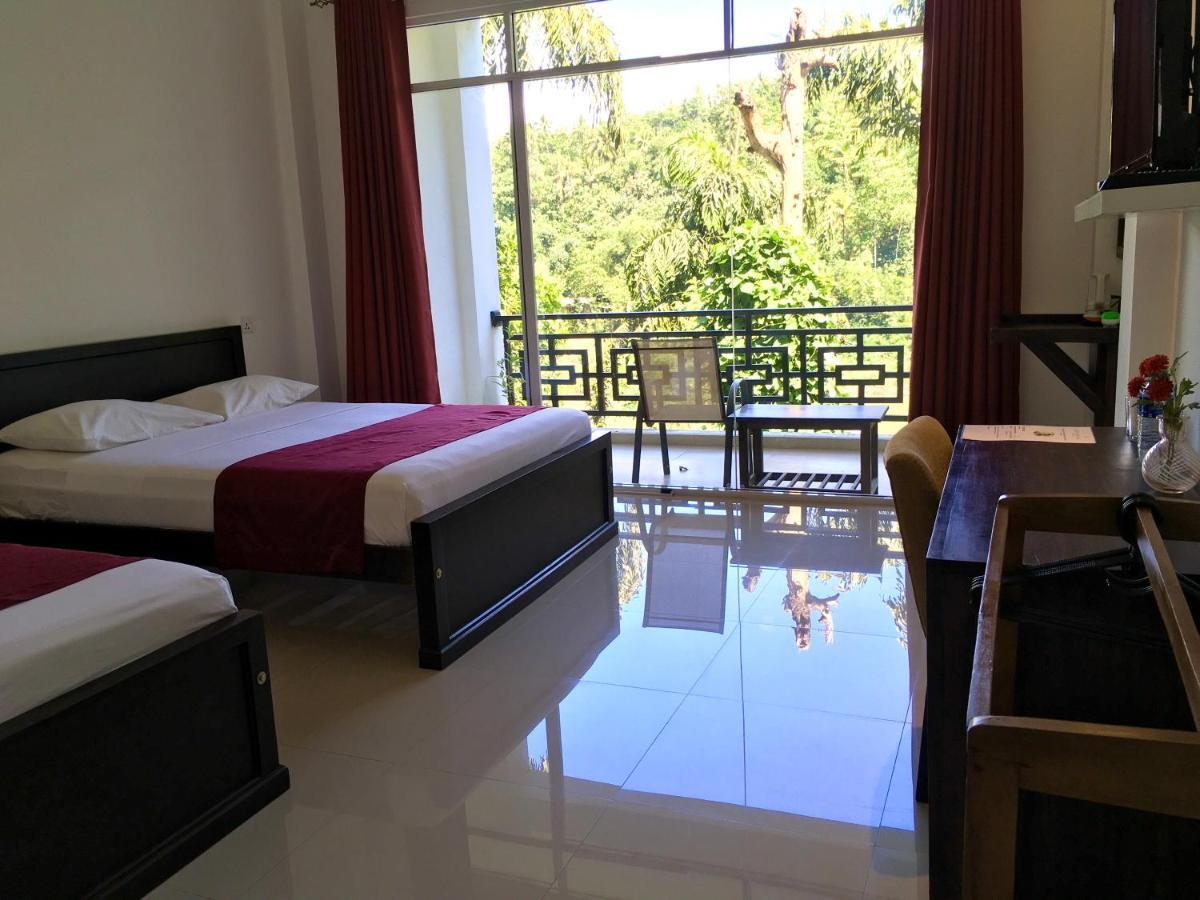 Rivers Edge Nature Resort Kandy