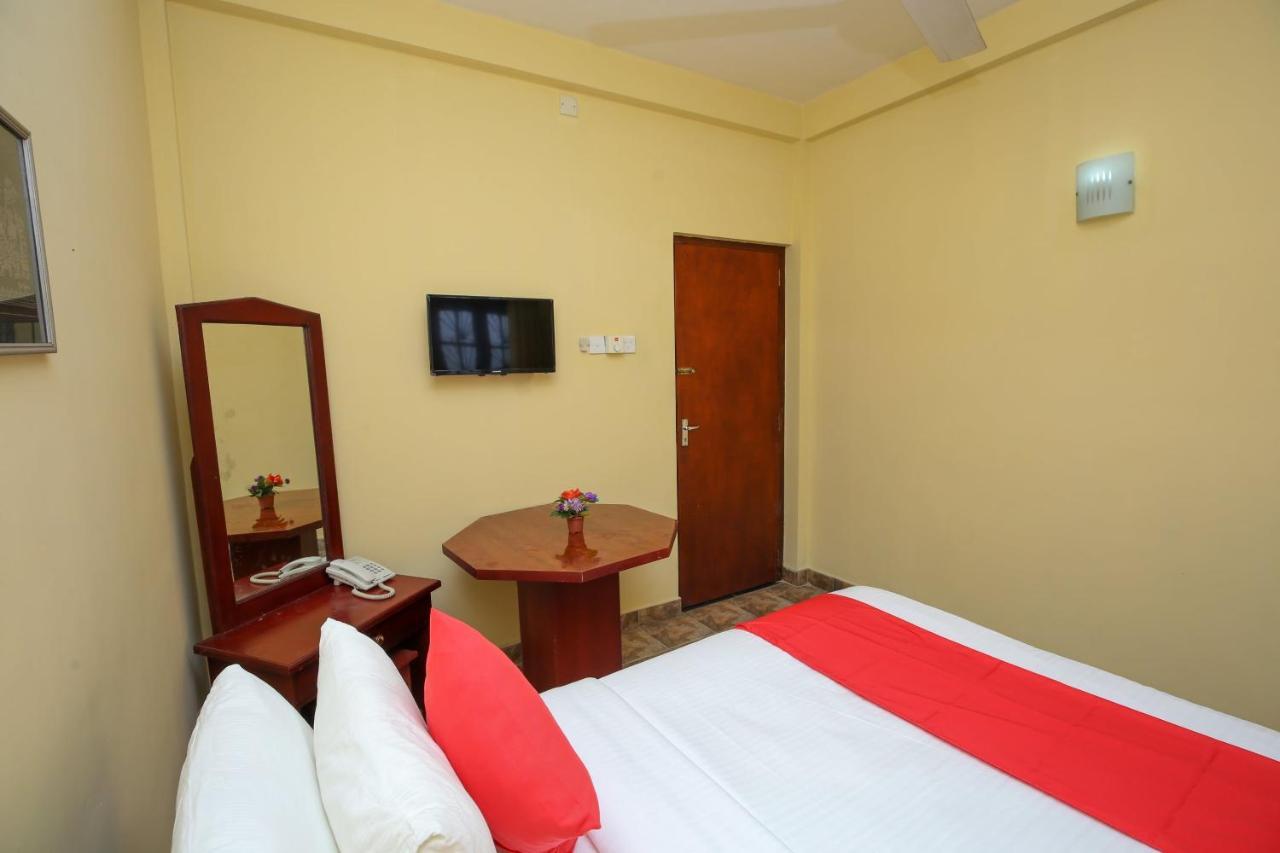 Hotel Oyo 433 Paradise 3*