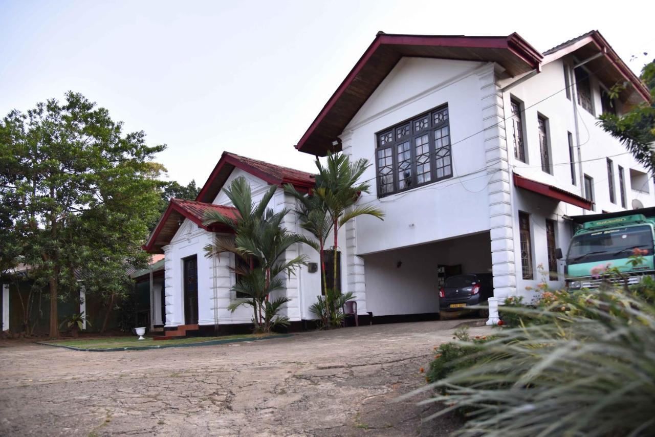 Homestay Antique Tourists
