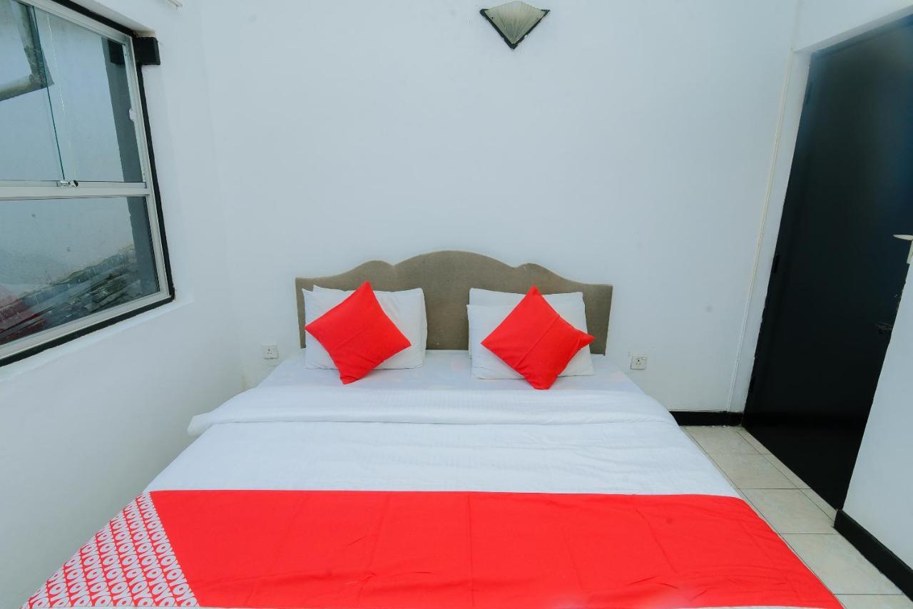 Oyo 479 Water Front Hotel 3*