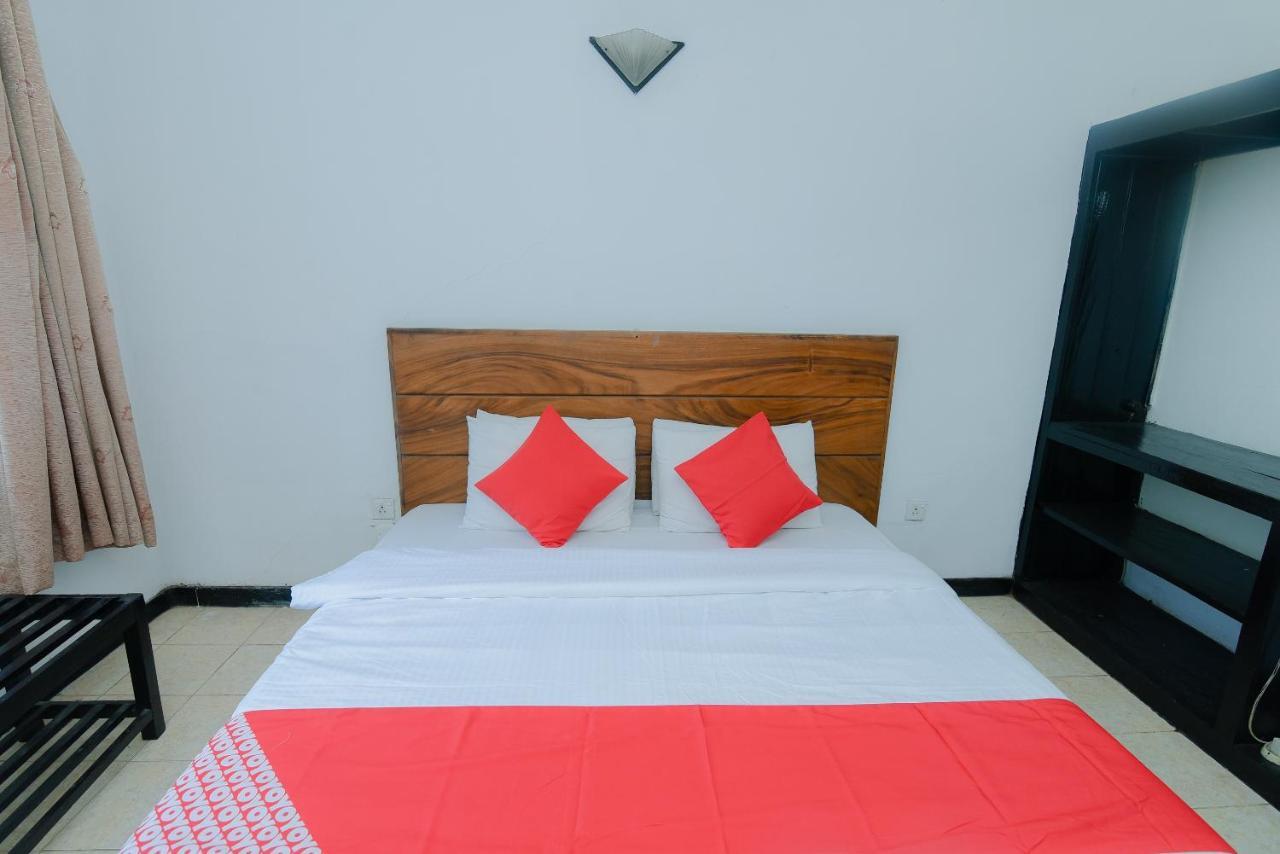 Oyo 479 Water Front Hotel Kandy