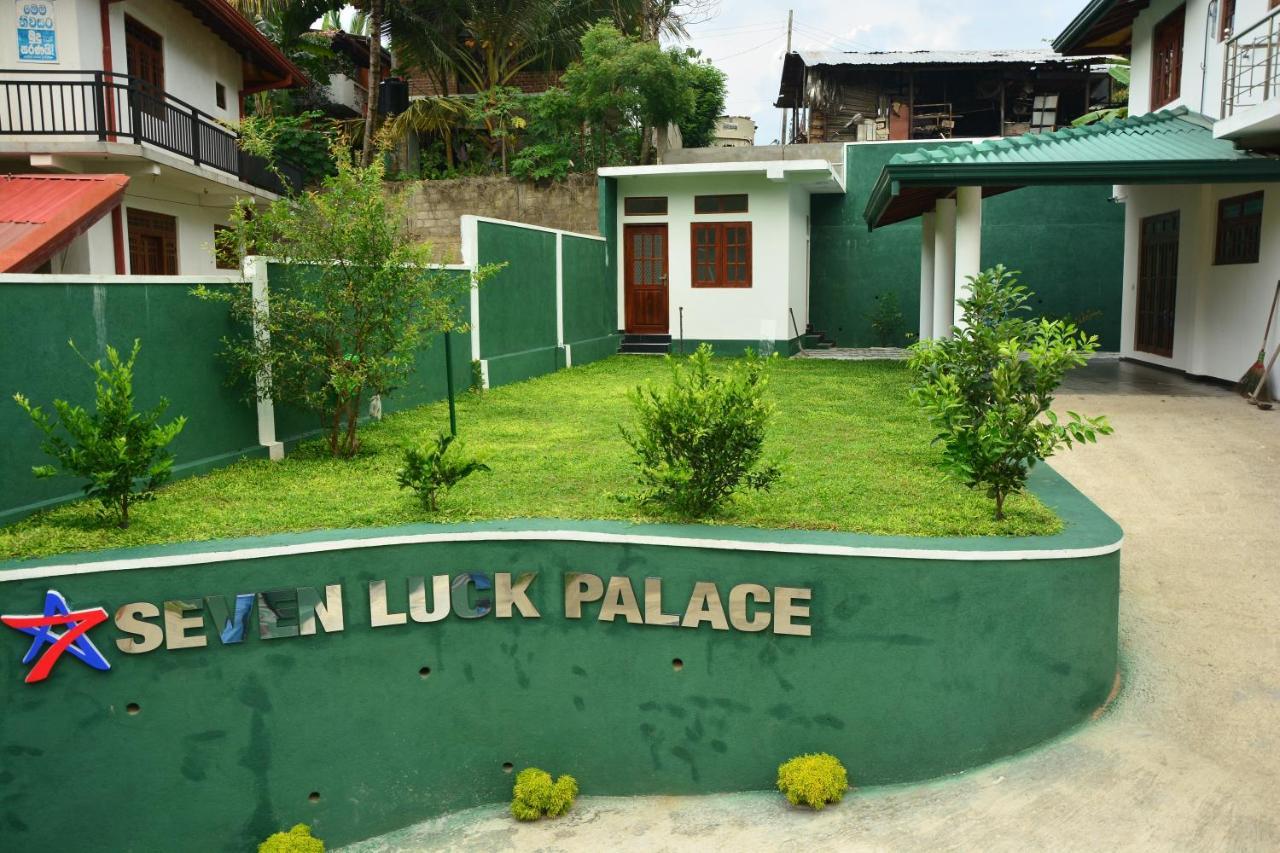 Seven Luck Palace Hotel 3*