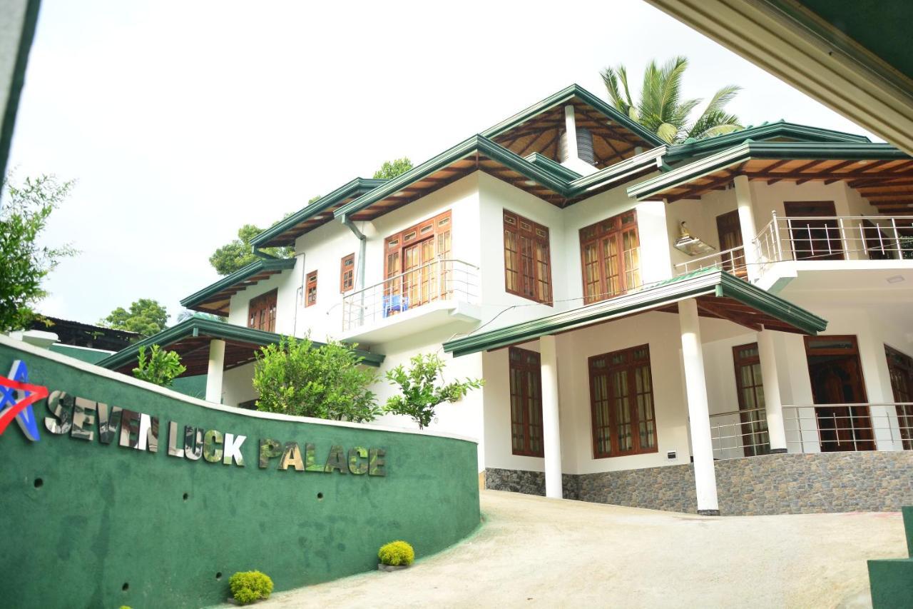 Seven Luck Palace Hotel 3*