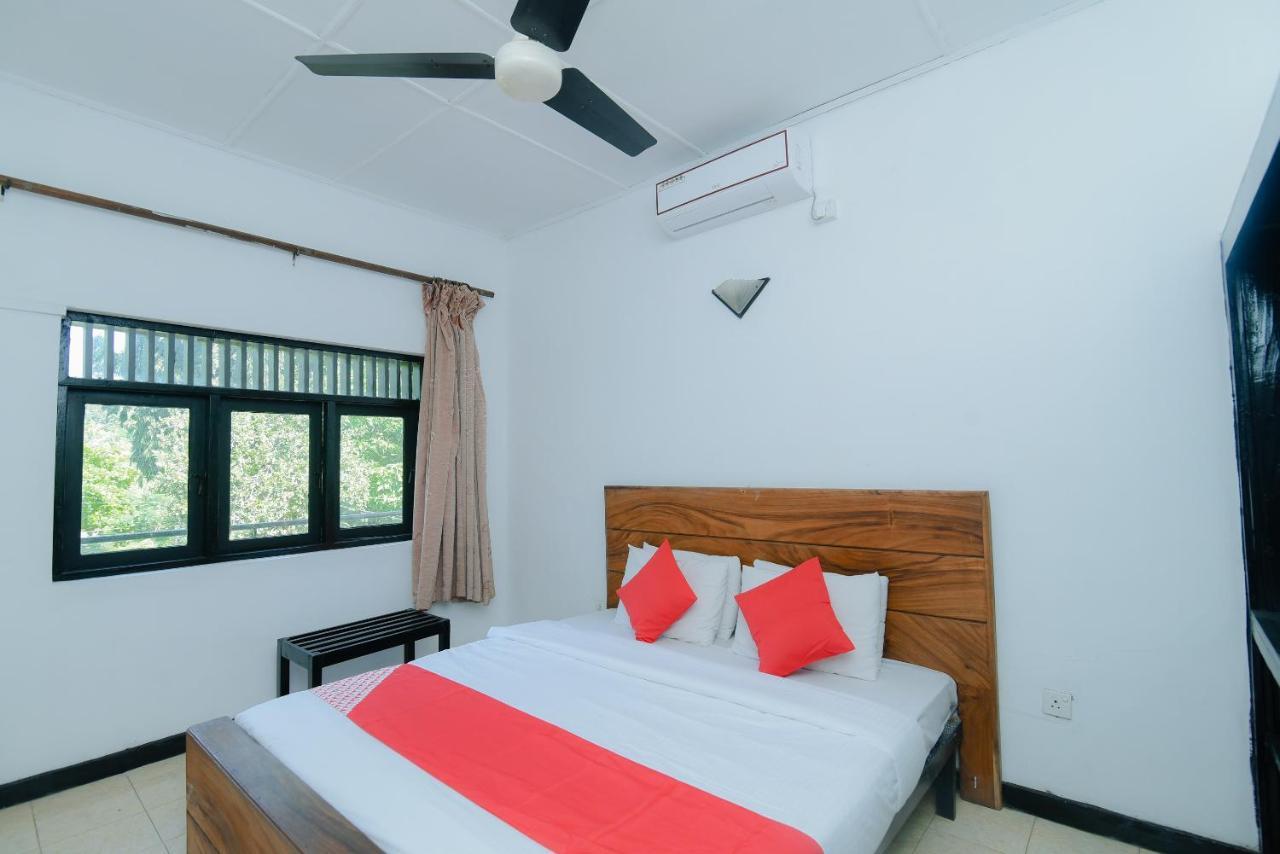 Oyo 479 Water Front Hotel Kandy