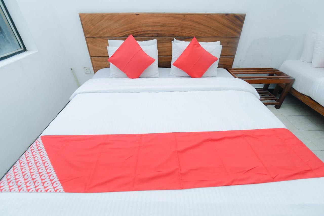 Oyo 479 Water Front 3*