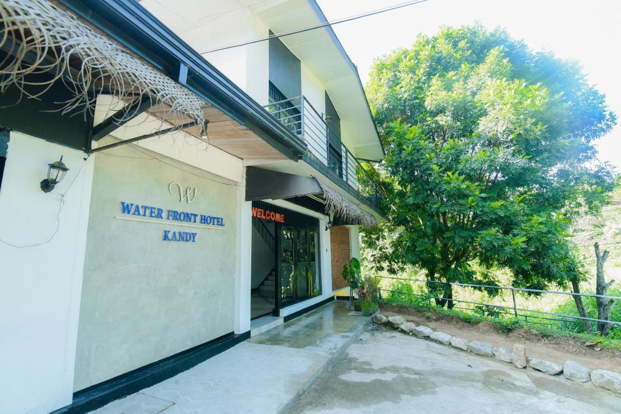 Oyo 479 Water Front Kandy