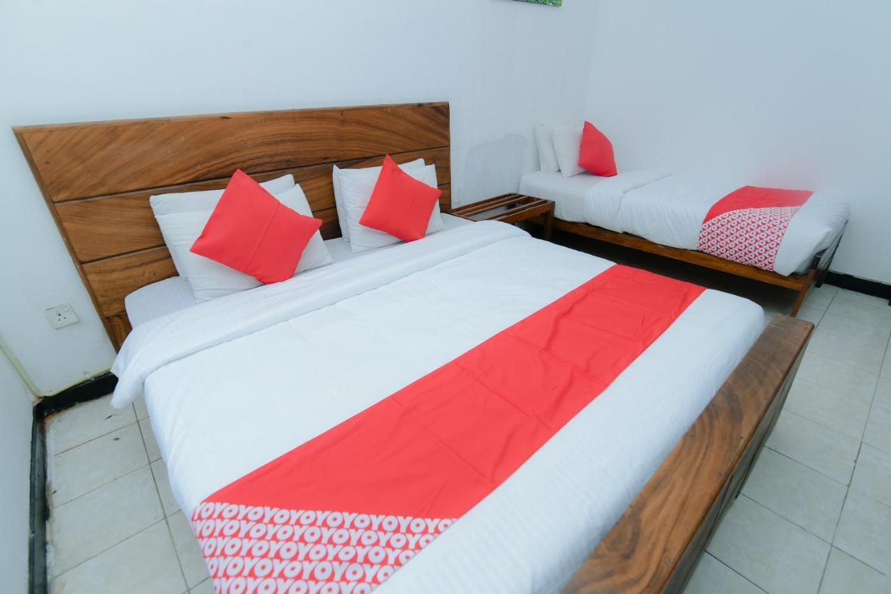 Hotel Oyo 479 Water Front 3*