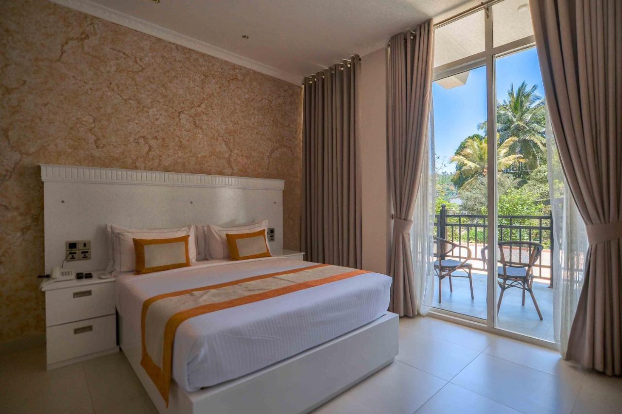 Hills Hotel 4*