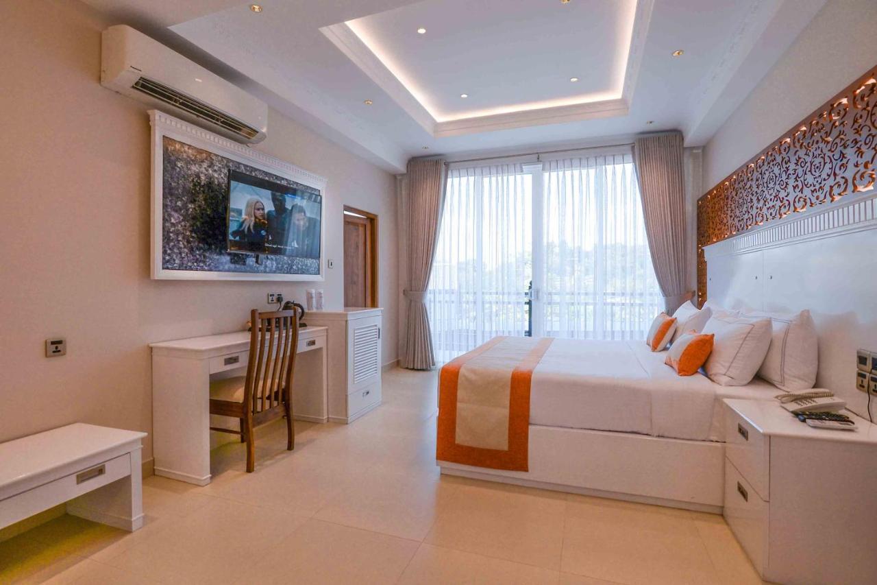 Hills Hotel Kandy