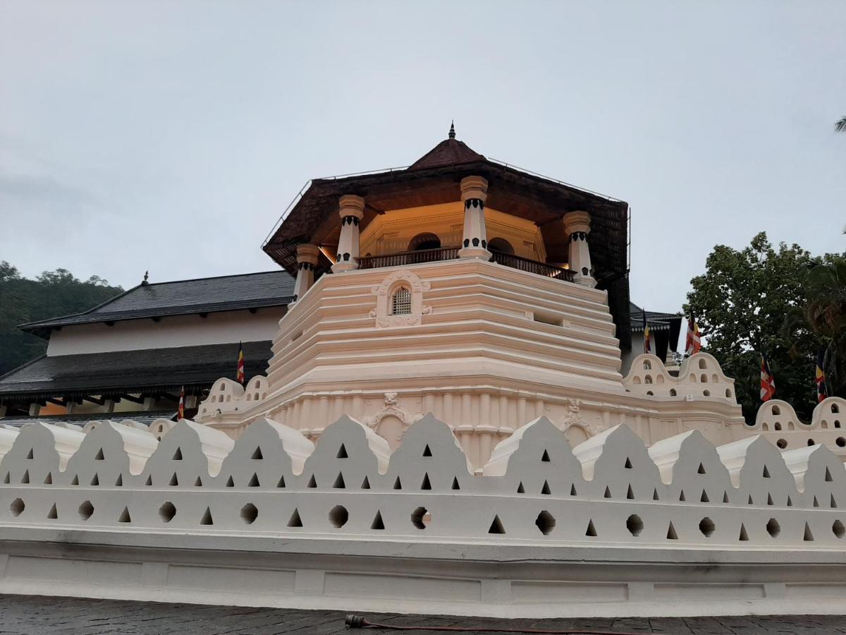 Lalanga 2* Kandy