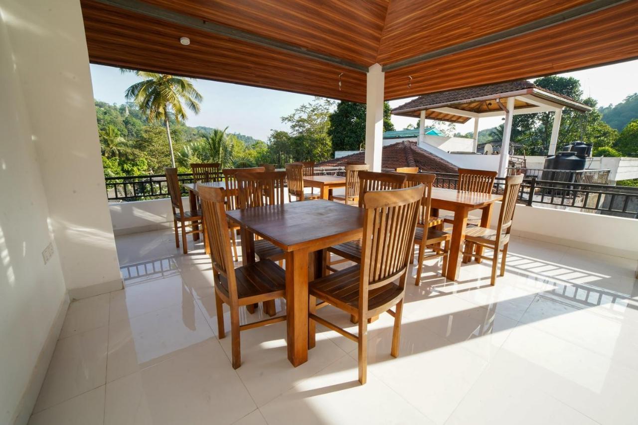 Oyo 555 Dasuni 3* Kandy