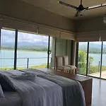 Escala Lake