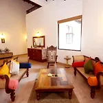 Muthu Villa