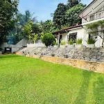 V Cottage Meepe