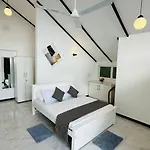 V Cottage Meepe