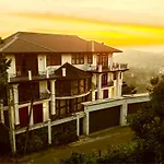 Golden King Residence