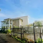 Hill Paradise Hanthana