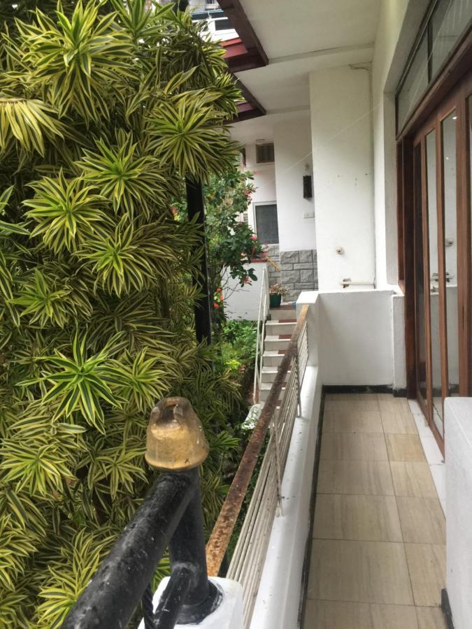Ivy Banks Hotel *