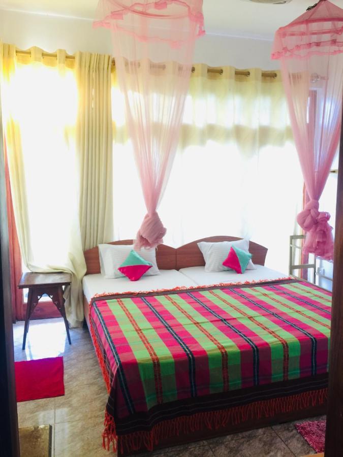 Hotel Ivy Banks *