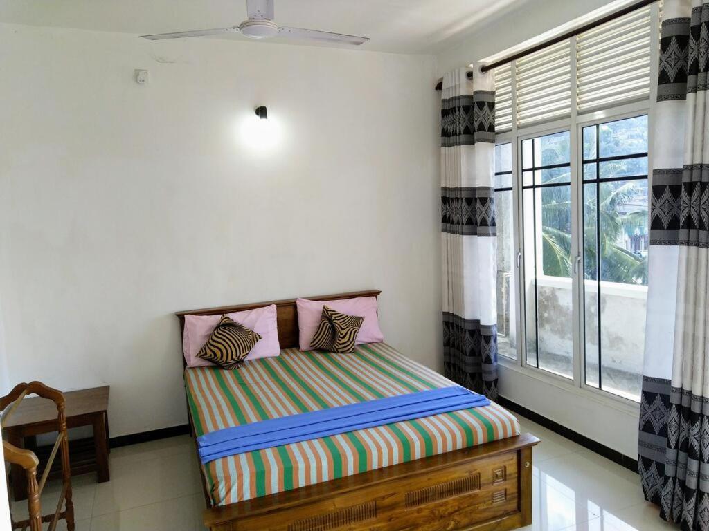 Guest house Kandyan Feel Free *