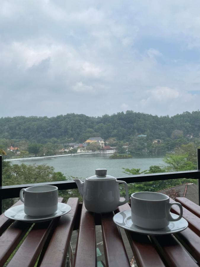 Lotus Hotel Kandy