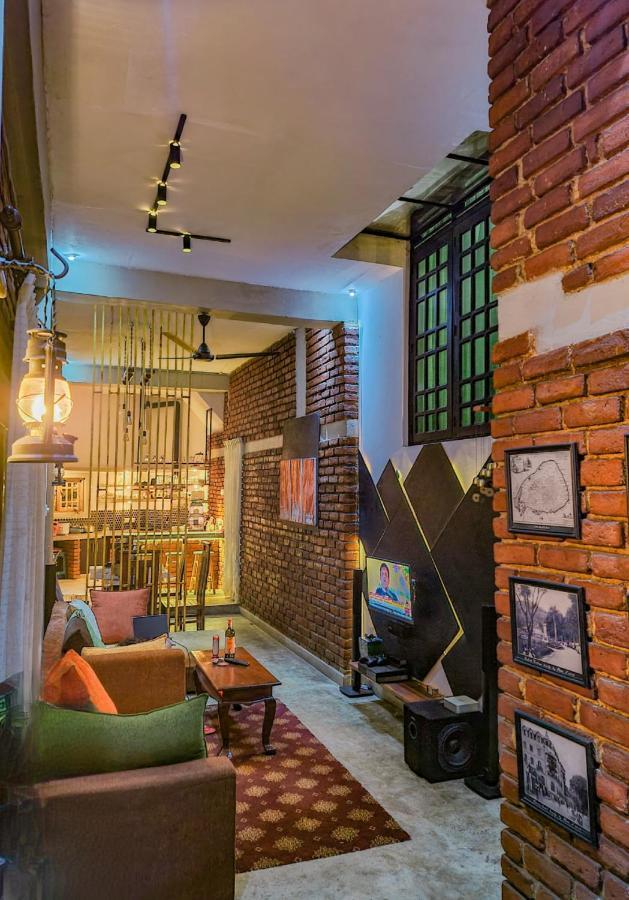 Homestay The Brick House