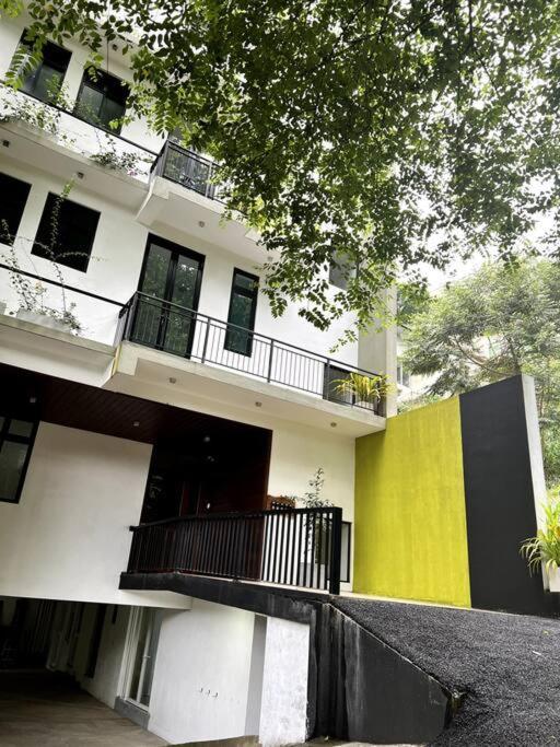 Hidden Relaxation At Kings Apartment Kandy