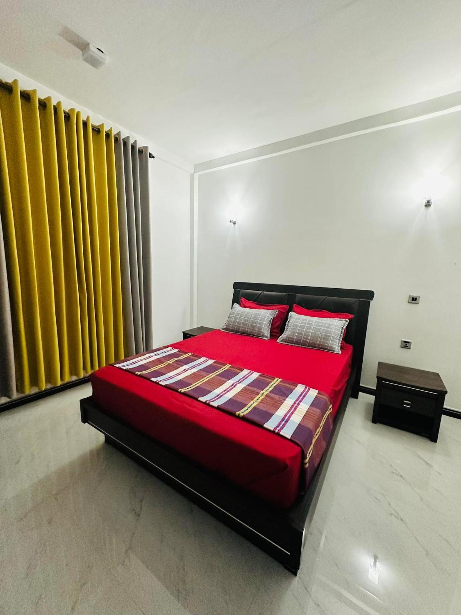 The Kandyan Secret - Free Pick Up From Railway Station Guest house *