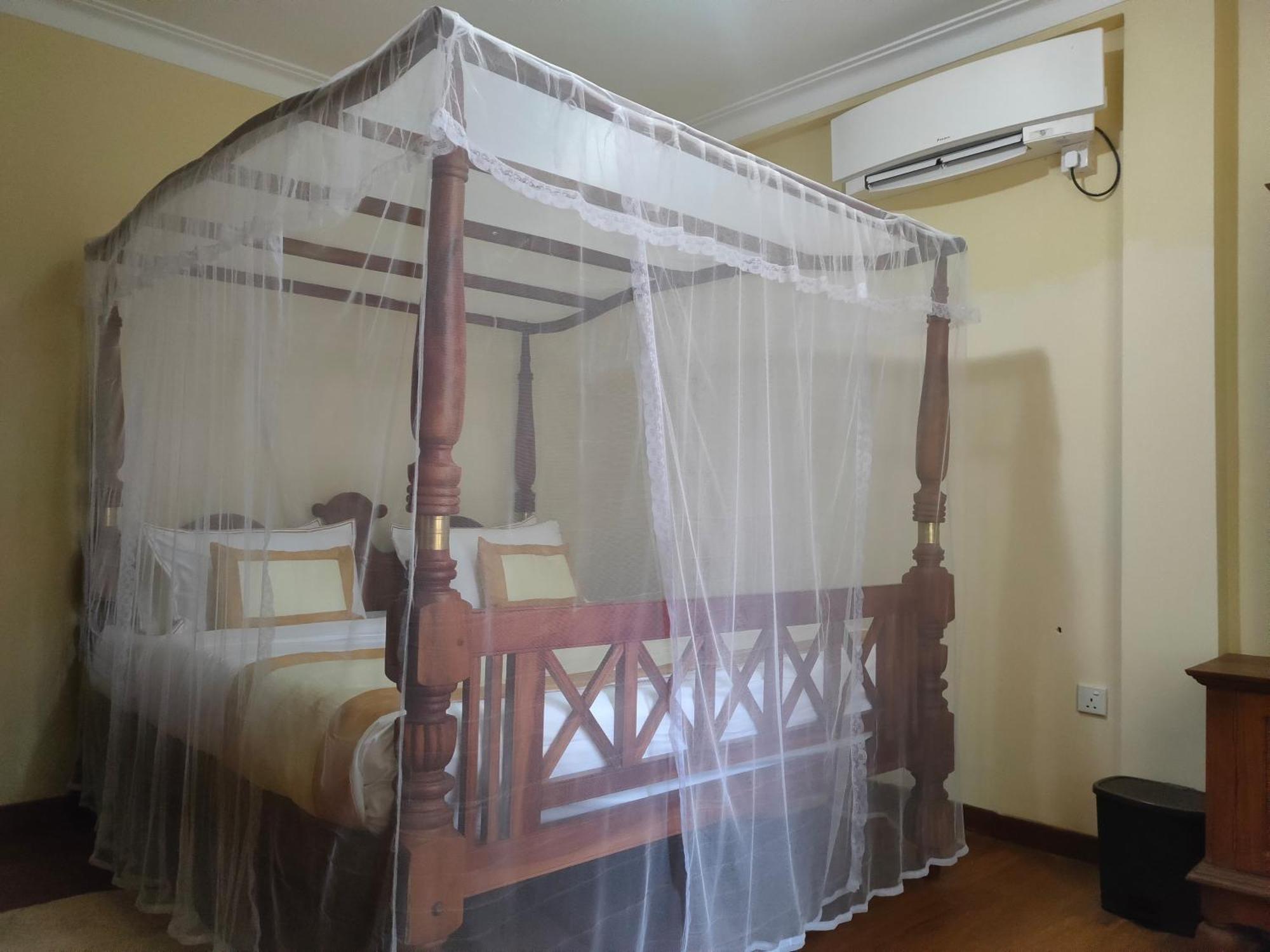 Hotel Heaven Palace Kandy