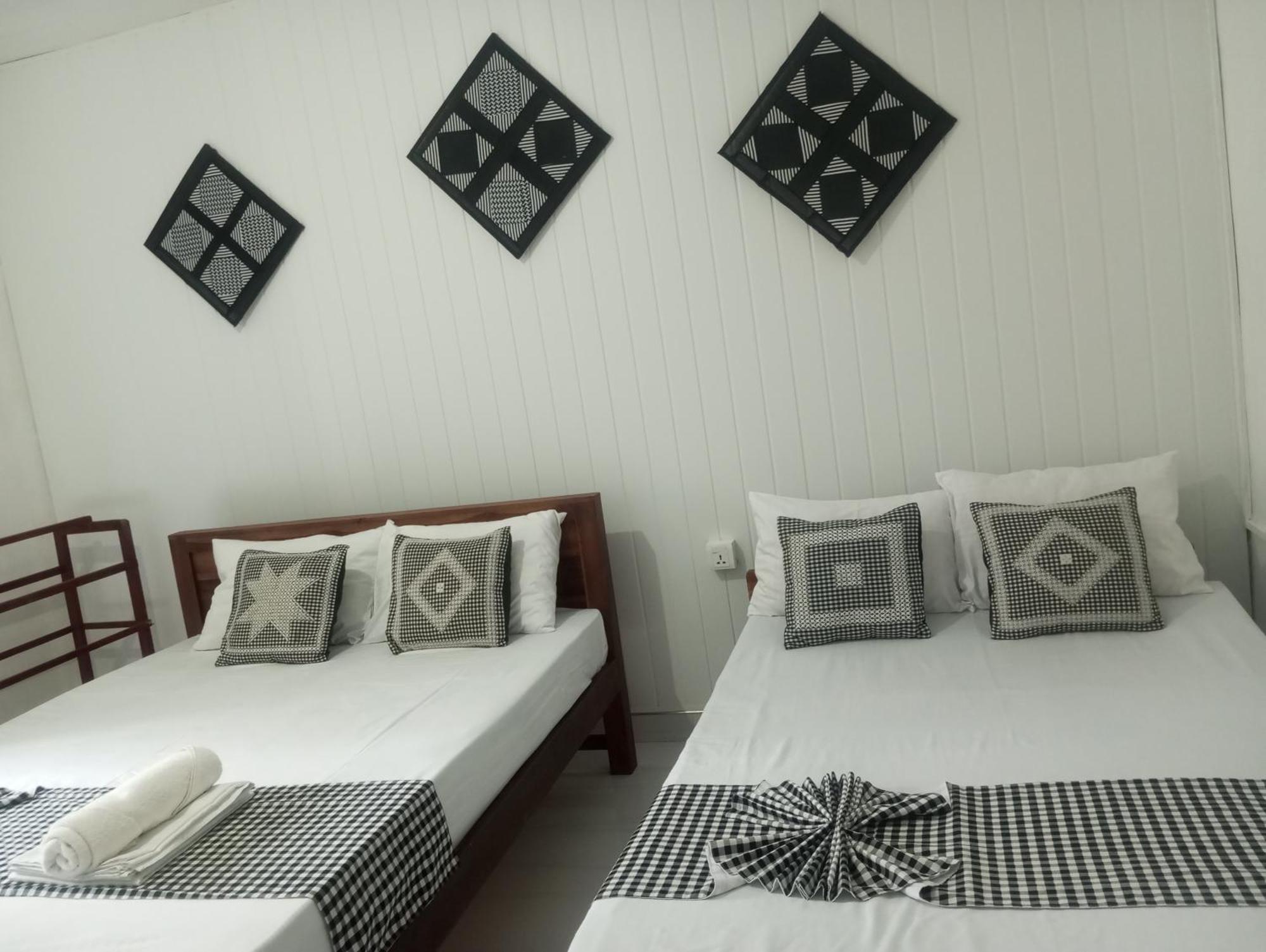 Homestay Zuni's *
