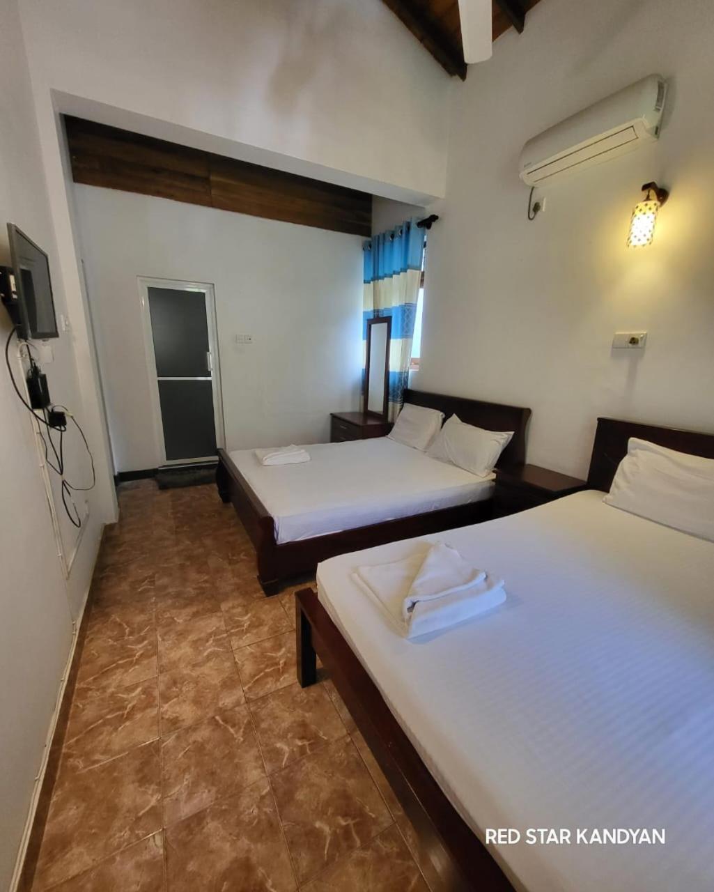 Red Star Kandyan Hotel