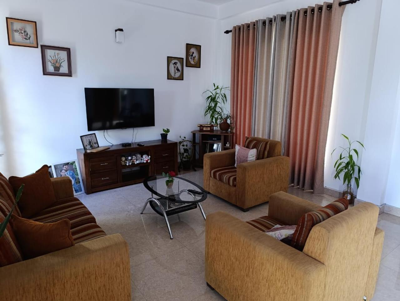 Shades Of Hills Apartment
