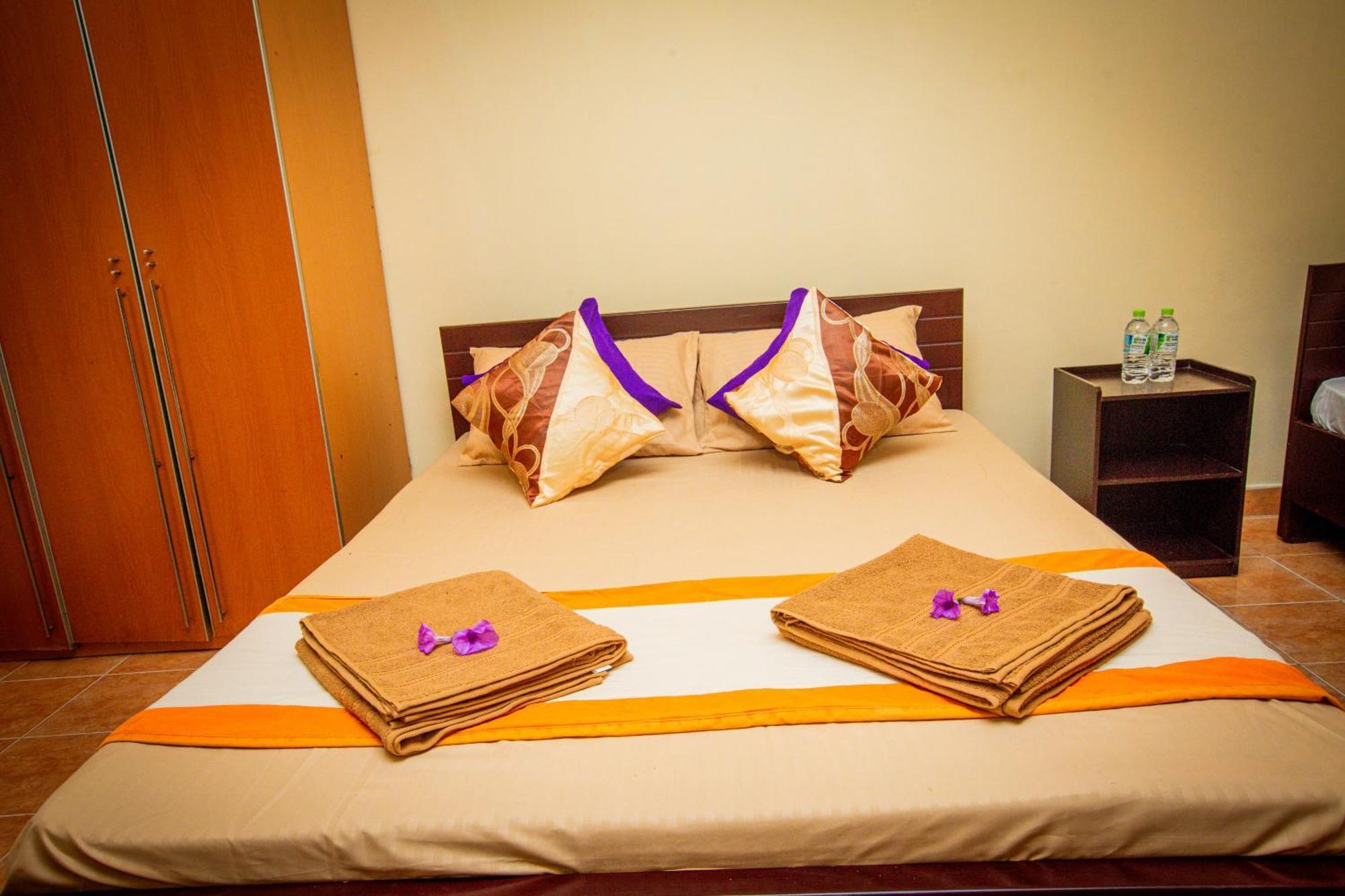 Sunbloom Guest house *