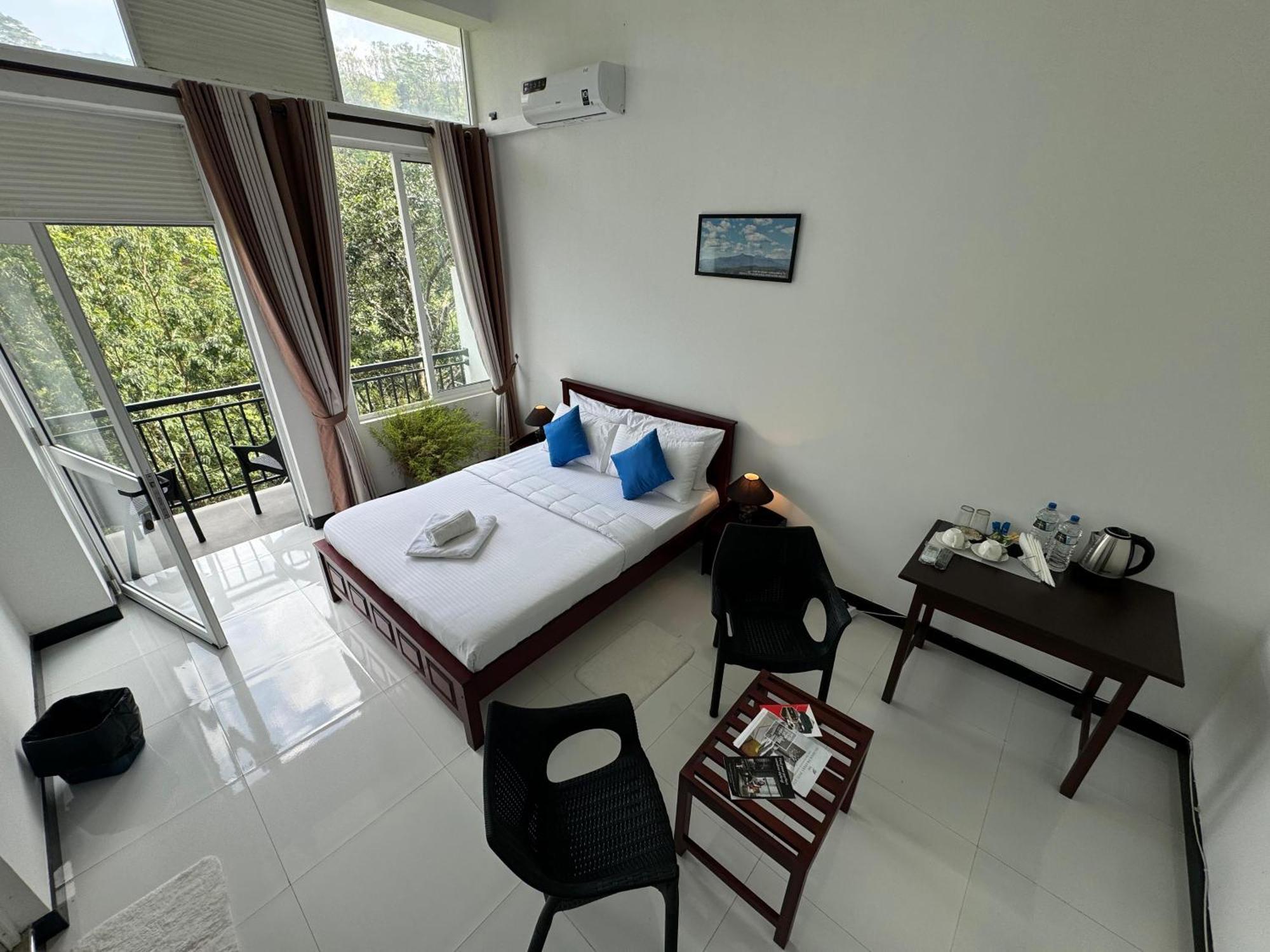 Alpine Breeze Bed & Breakfast