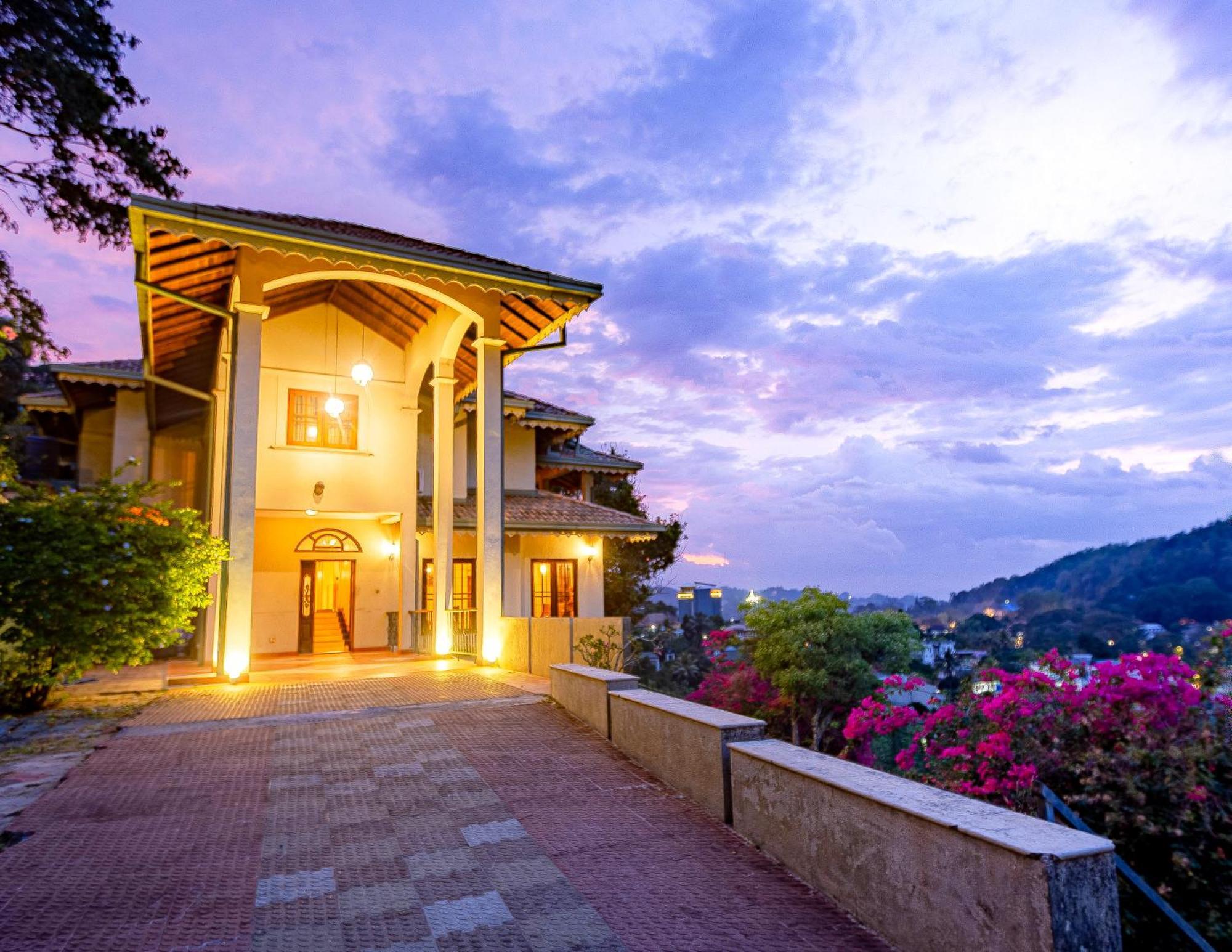 Starry Boutique Hotel