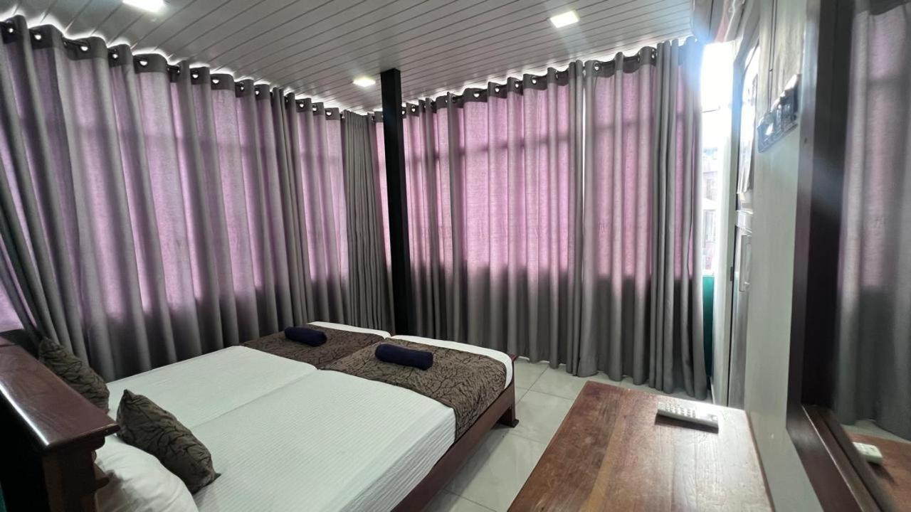 Hotel Tower Kandy