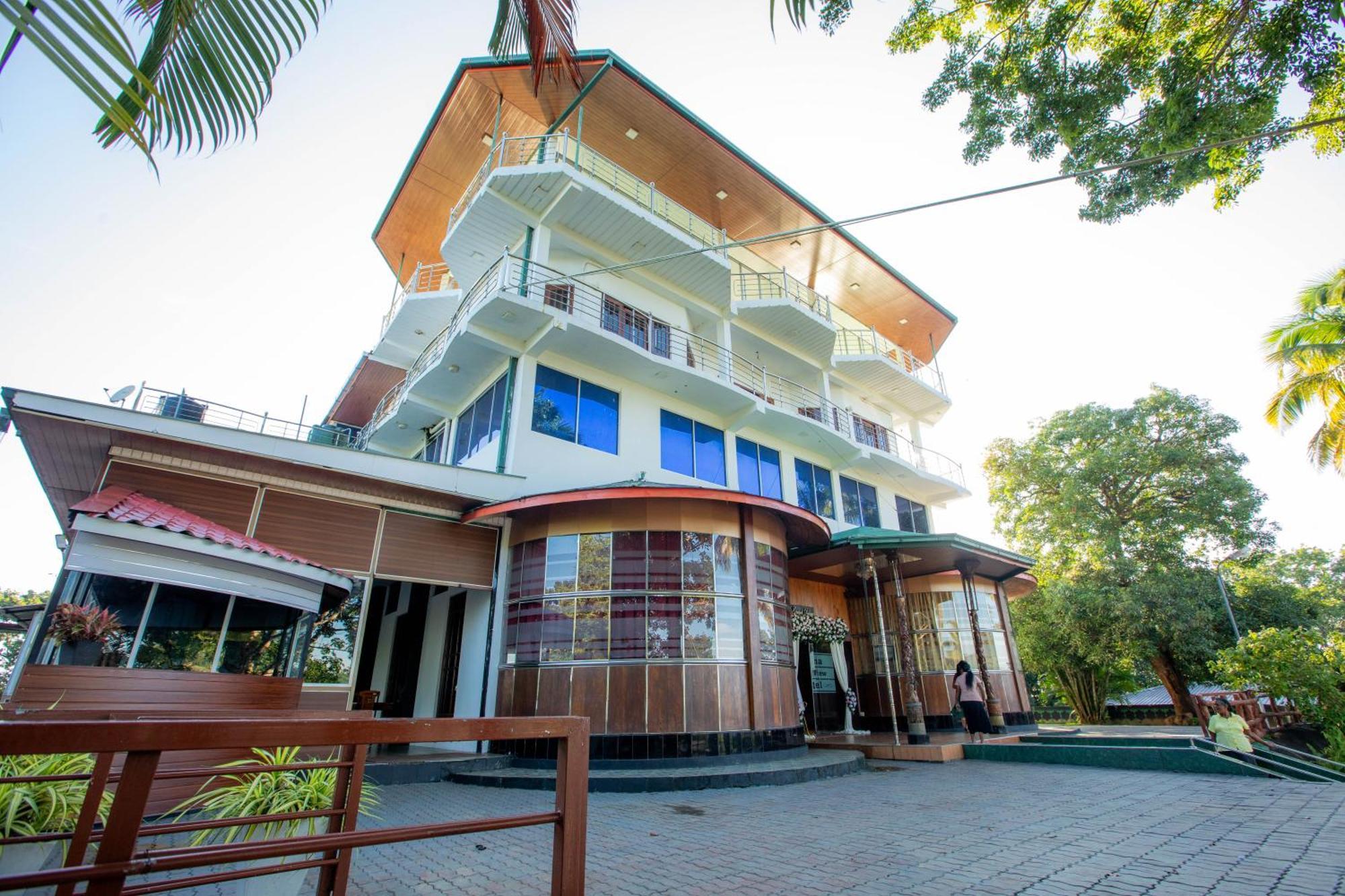 Delma Mount View Hotel *