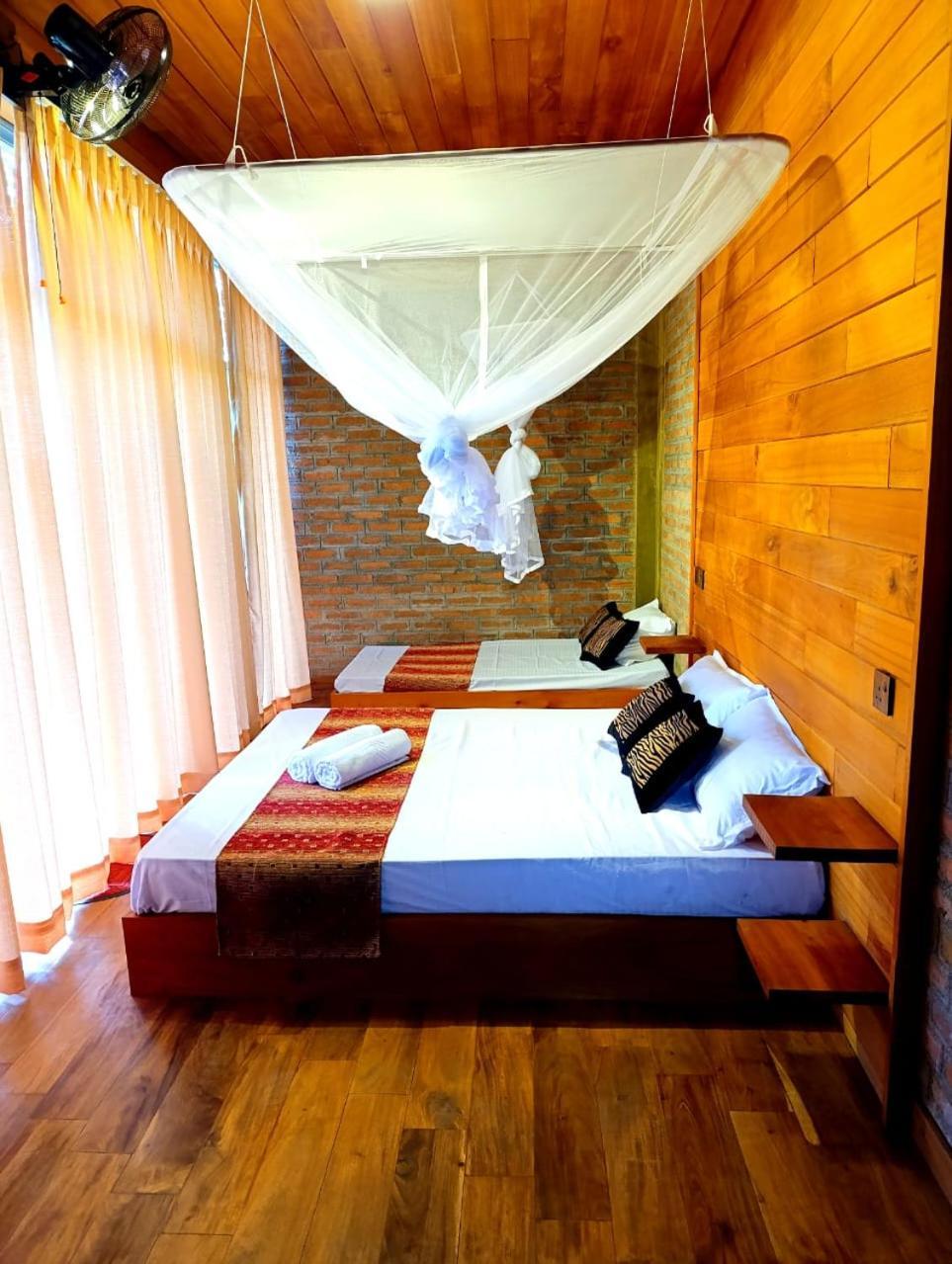 Bird Hotel Kandy