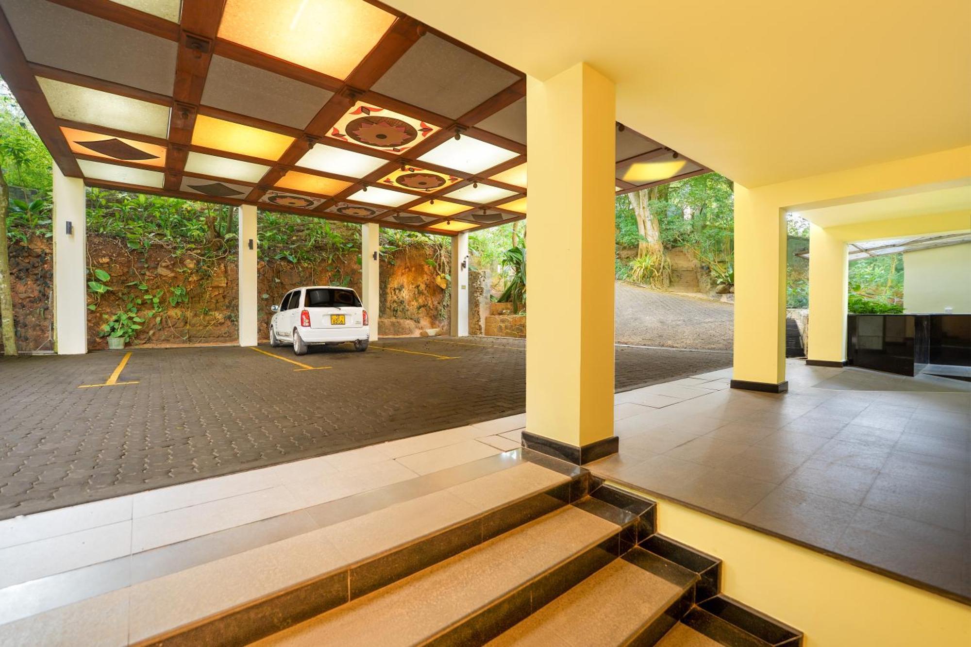 Mount Randholee & 4* Kandy