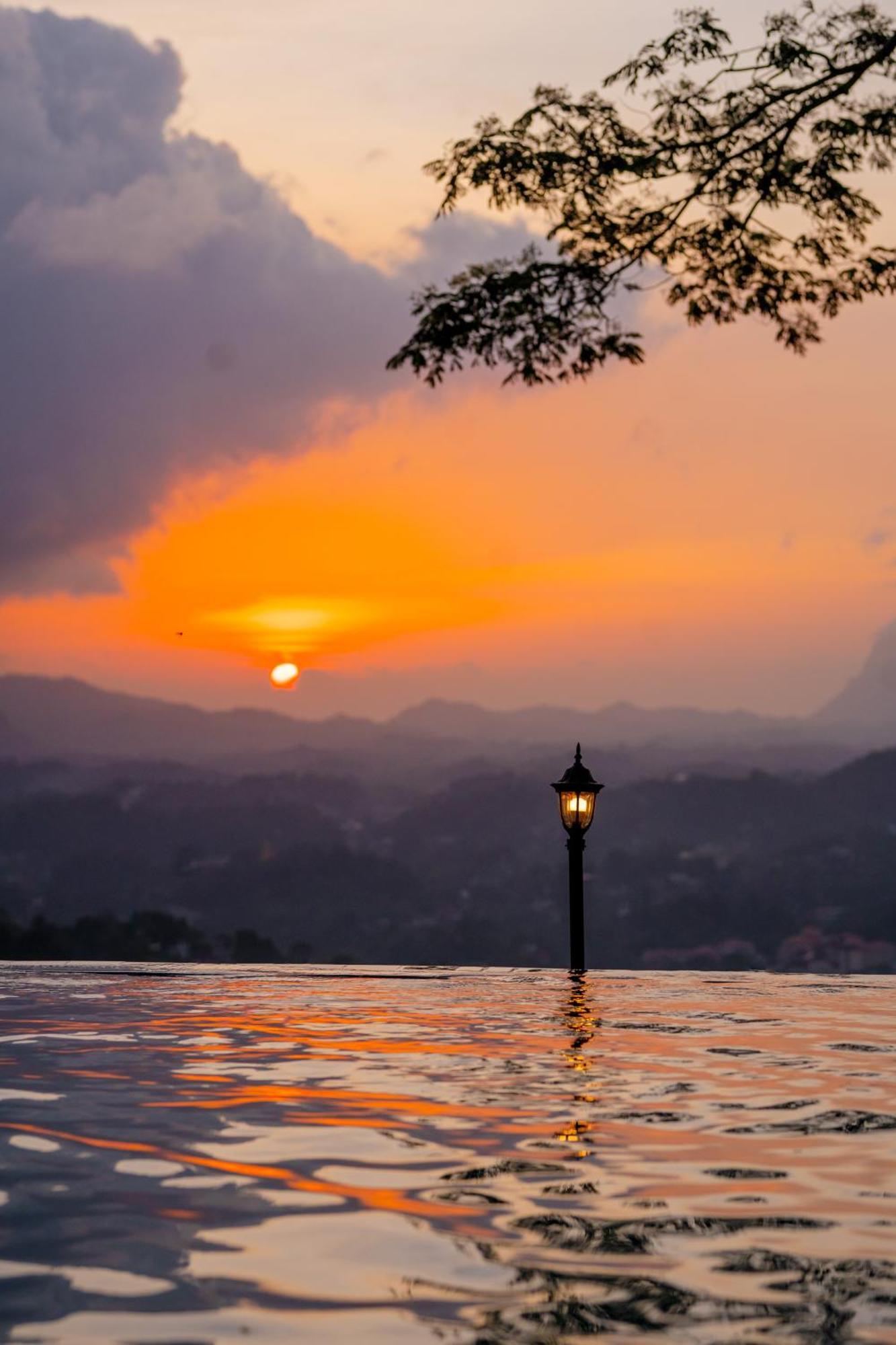 Mount Randholee & 4* Kandy