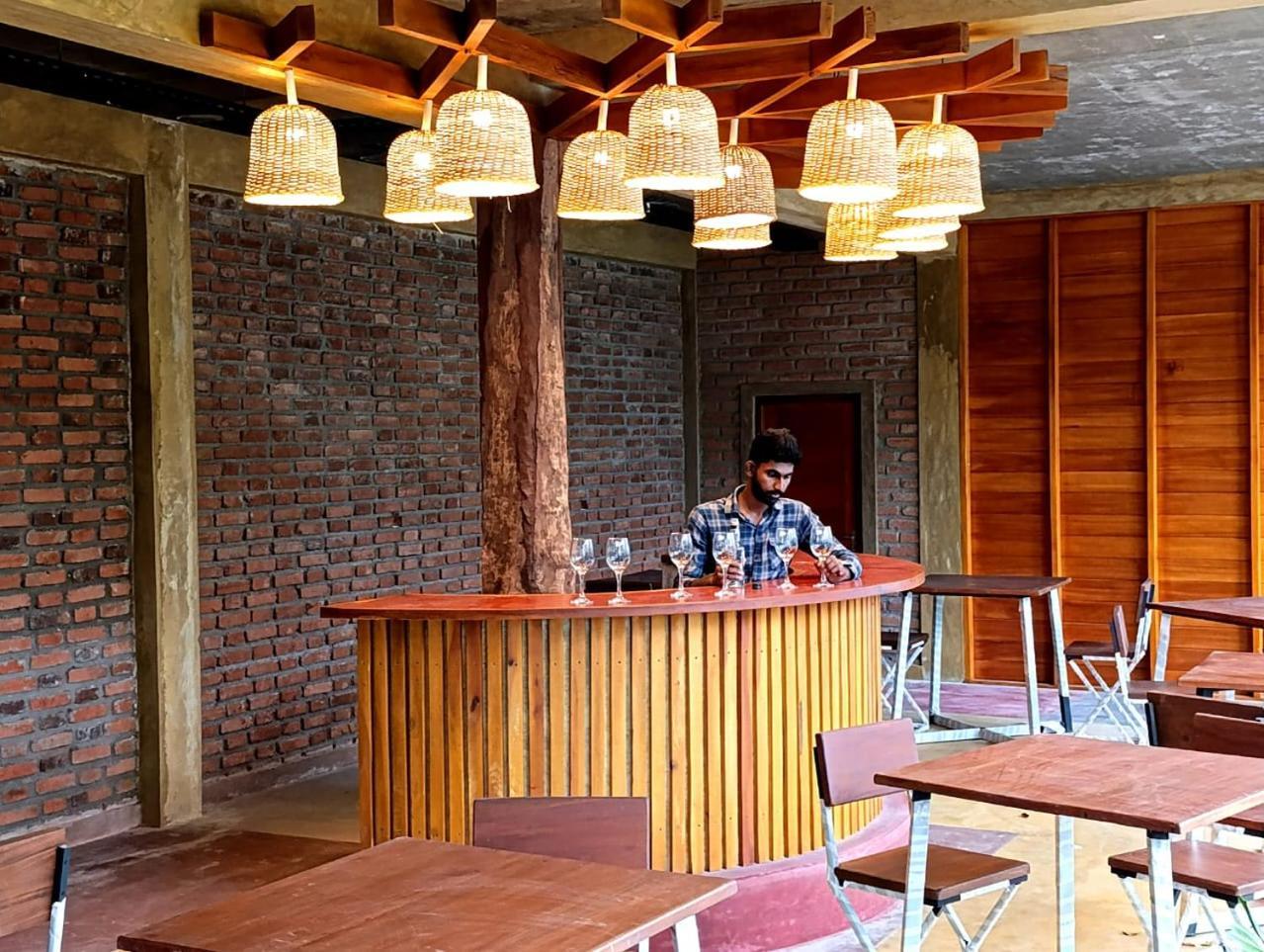 Bird Hotel 3*