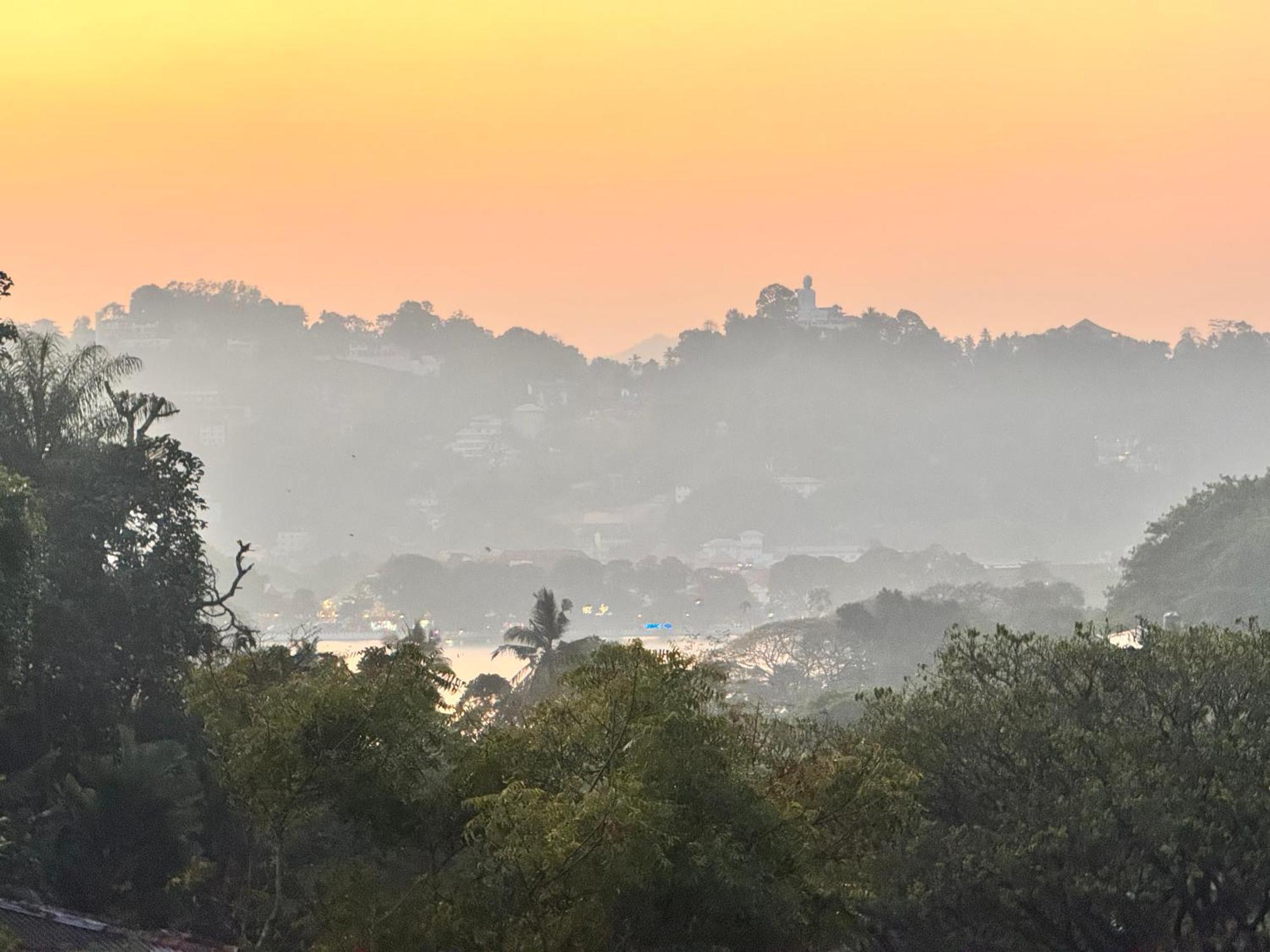 Misty Hills Lakeview Lounge Kandy