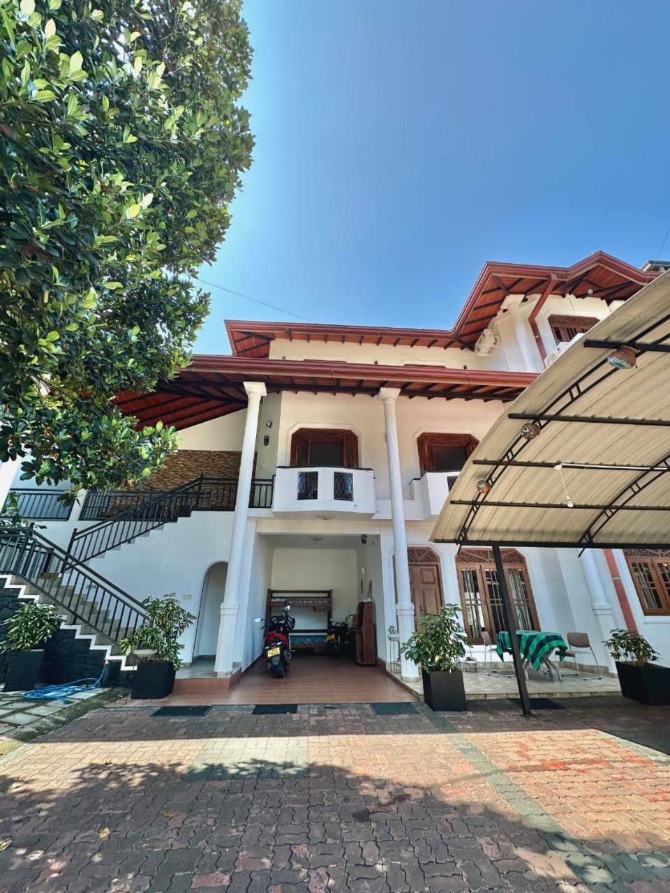 Hotel Liyora 2*