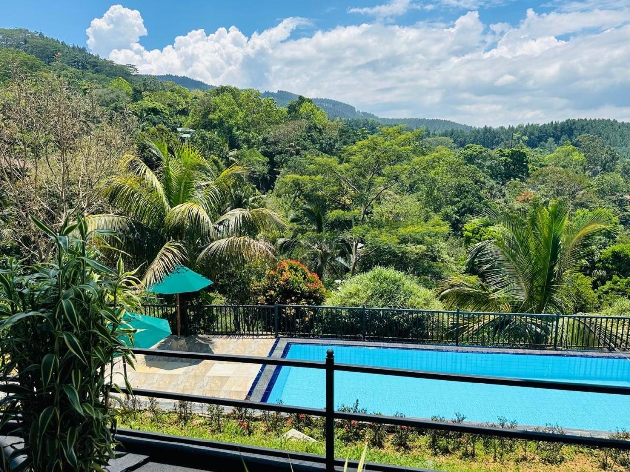 Grand Hills Hotel 4*