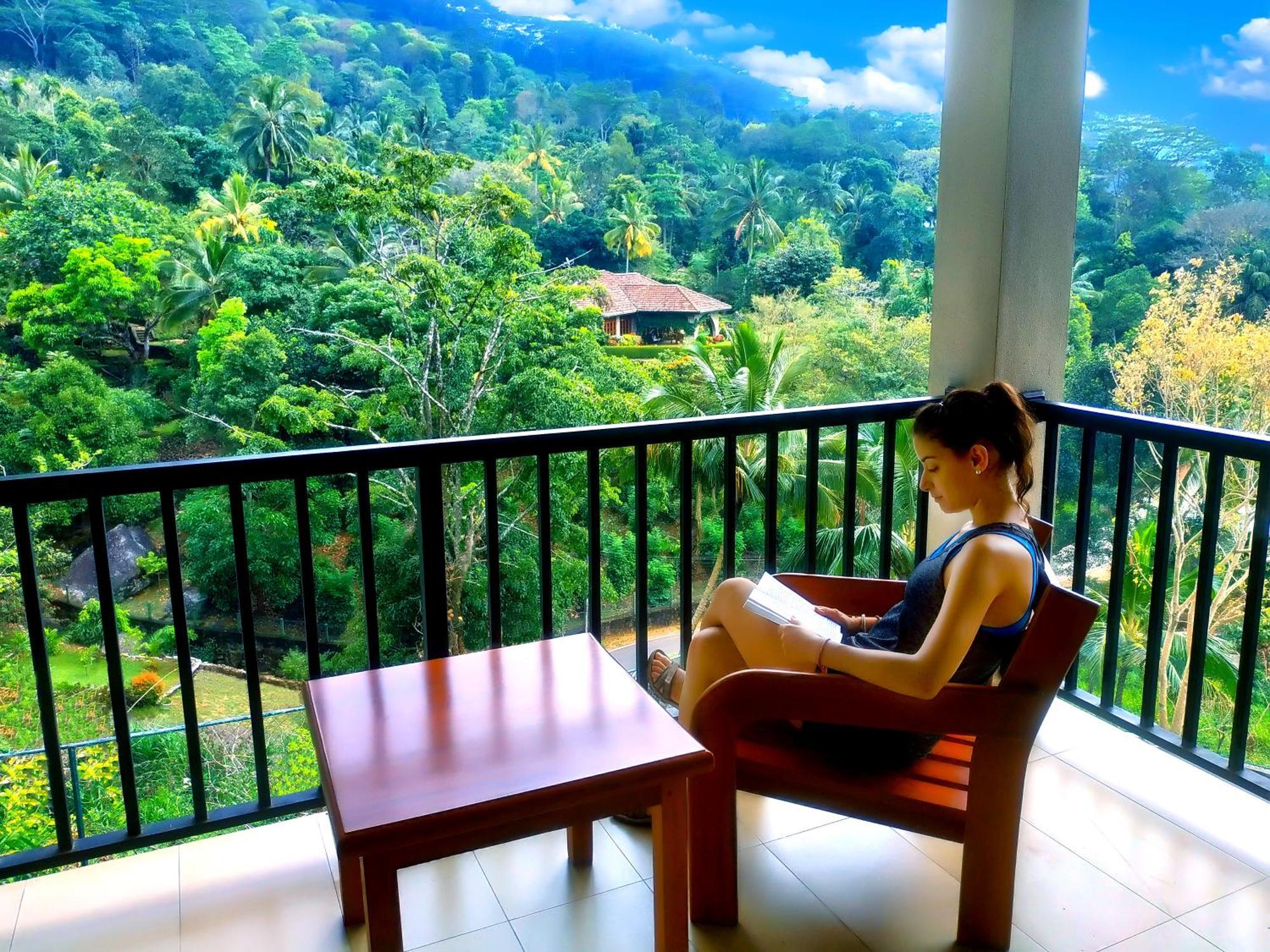 Grand Hills Hotel 4*
