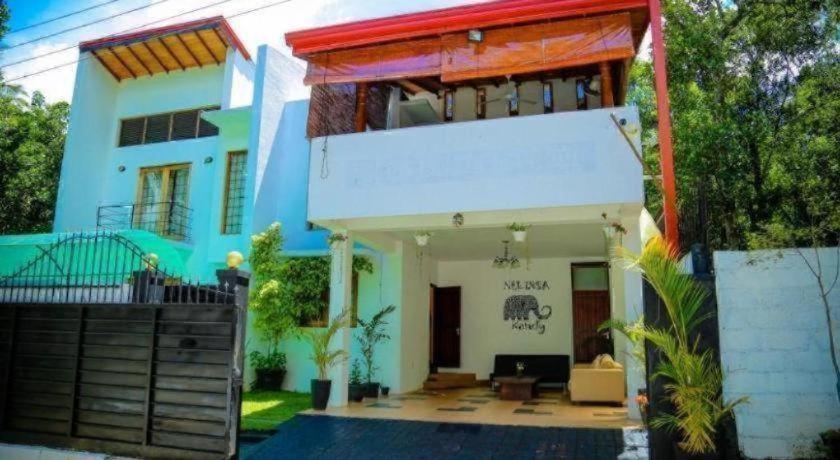 Nelinsa Kandy