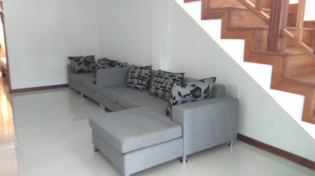 Vin Roma Kandy