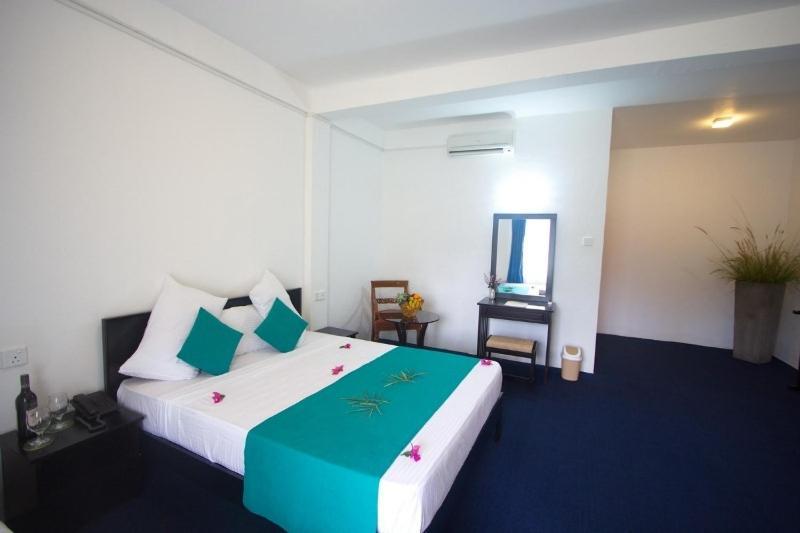 Kothmale Holiday Hotel 3*