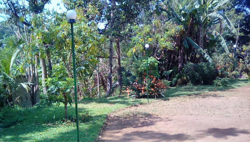 Leaf Holiday Resort Kandy