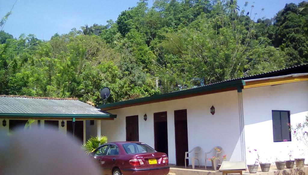 Leaf Holiday Resort *